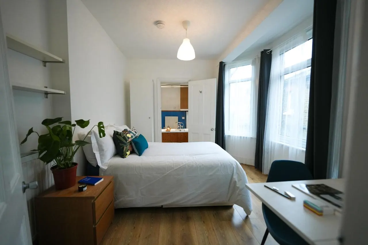 Double ensuite room near SURREY QUAYS